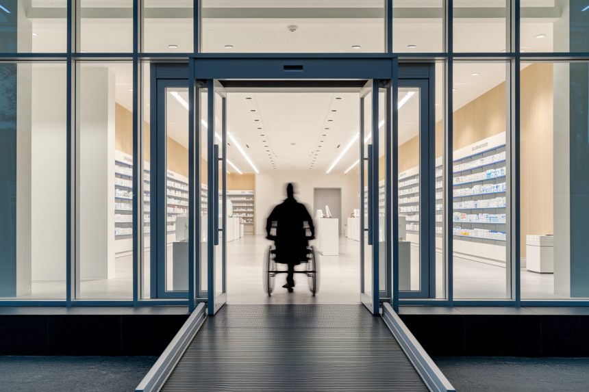 Accessibilité PMR dans les pharmacies : travaux nécessaires et réglementation